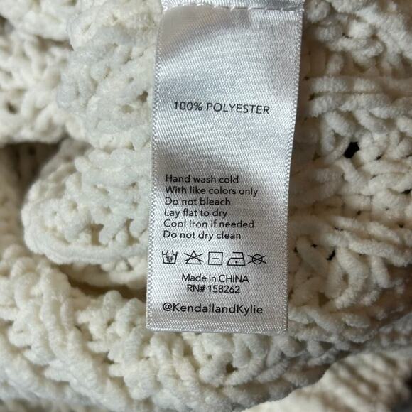 Kendall & Kylie Sweater Womens XS Cream Crew Neck Long Sleeve Pullover Chunky - Picture 7 of 9